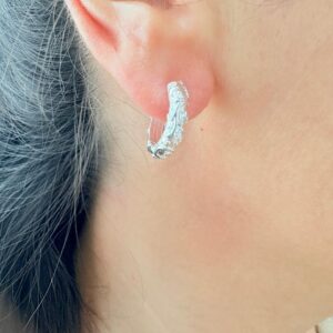 AROS DE ACERO BLANCO MODELO HUGGIES CON DETALLES ARABEZCOS