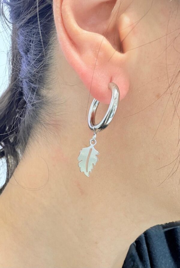 AROS DE ACERO MODELO CUBANOS CON PLUMA COLGANTE