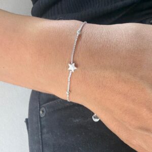PULSERA DE ACERO BLANCO CON ESTRELLA EN CENTRO