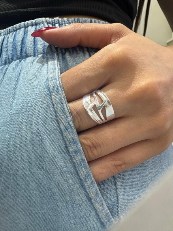 ANILLO DE PLATA MODELO CALADO