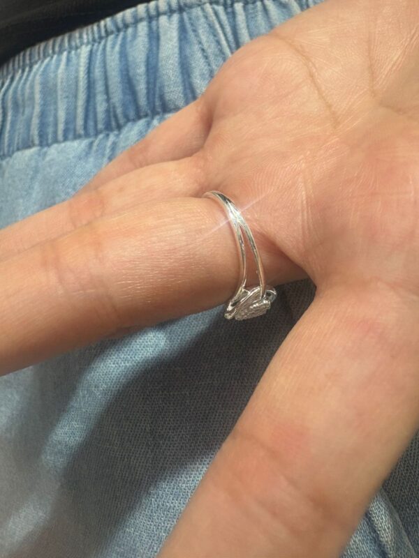 ANILLO DE PLATA MODELO CALADO CON CORAZON - Image 2
