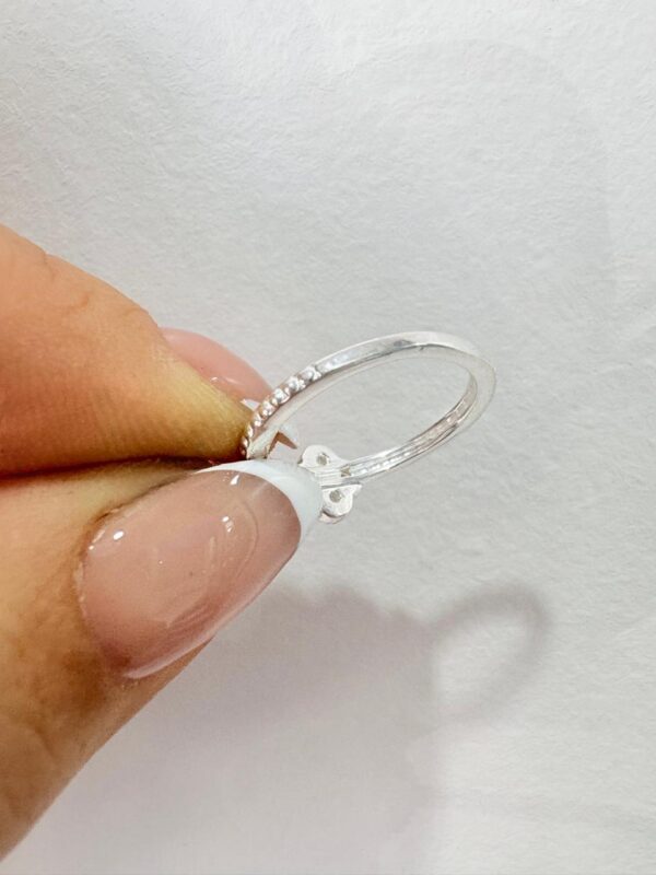 ANILLO DE PLATA MODELO TREBOL CON PIEDRAS - Image 2