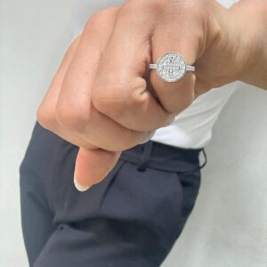 ANILLO DE PLATA MODELO SAN BENITO CON PIEDRAS