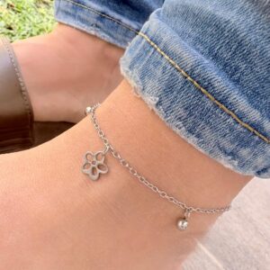 TOBILLERA DE ACERO CON DIJES FLORES