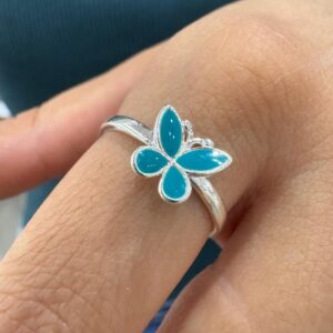 ANILLO DE PLATA MODELO MARIPOSA ESMALTADA EN COLOR