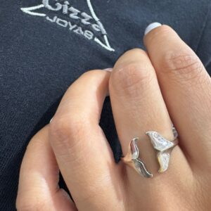ANILLO DE PLATA MODELO COLA DE BALLENA ,AJUSTABLE