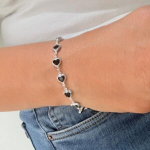 PULSERA DE ACERO BLANCO MODELO CORAZONES NEGROS