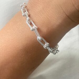 PULSERA DE ACERO BLANCO MODELO ALARGADO CON ESFERAS