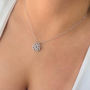 CONJUNTO DE PLATA RODINADA MODELO TREBOL CON IMAN