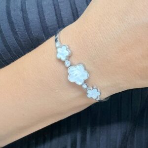 PULSERA DE ACERO MODELO ESCLAVA CON TREBOLES