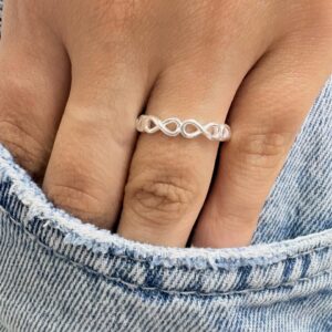 ANILLO DE PLATA MODELO SIN FIN DE INFINITOS