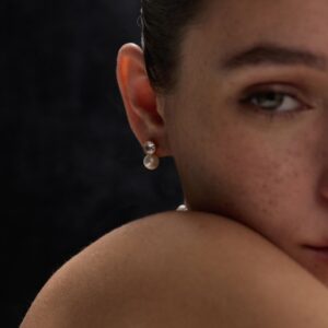 AROS DE PLATA RODINADA EN DORADO MODELO DAINTY CON PERLA