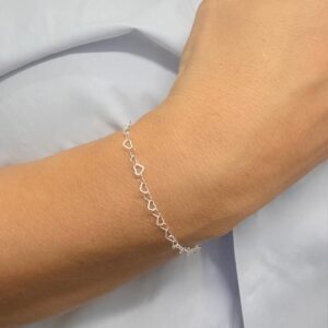 PULSERA DE PLATA MODELO CORAZONES CALADOS