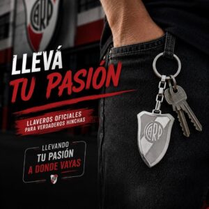 LLAVERO DE ACERO CON CUADRO DE FUTBOL RIVER