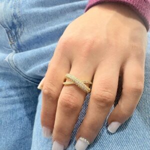 ANILLO DE ACERO DORADO MODELO CALADO