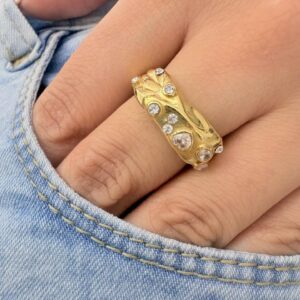 ANILLO DE ACERO DORADO MODELO RUSTICO