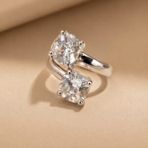 ANILLO DE PLATA RODINADA DISEÑO CON PIEDRAS N16