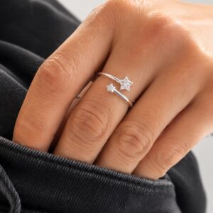 ANILLO DE PLATA MODELO AJUSTABLE CON DISEÑO ESTRELLAS