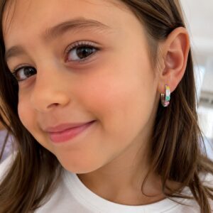 AROS DE PLATA DISEÑO HUGGUIES MODELO CON CORAZONES ESMALTADOS EN COLORES
