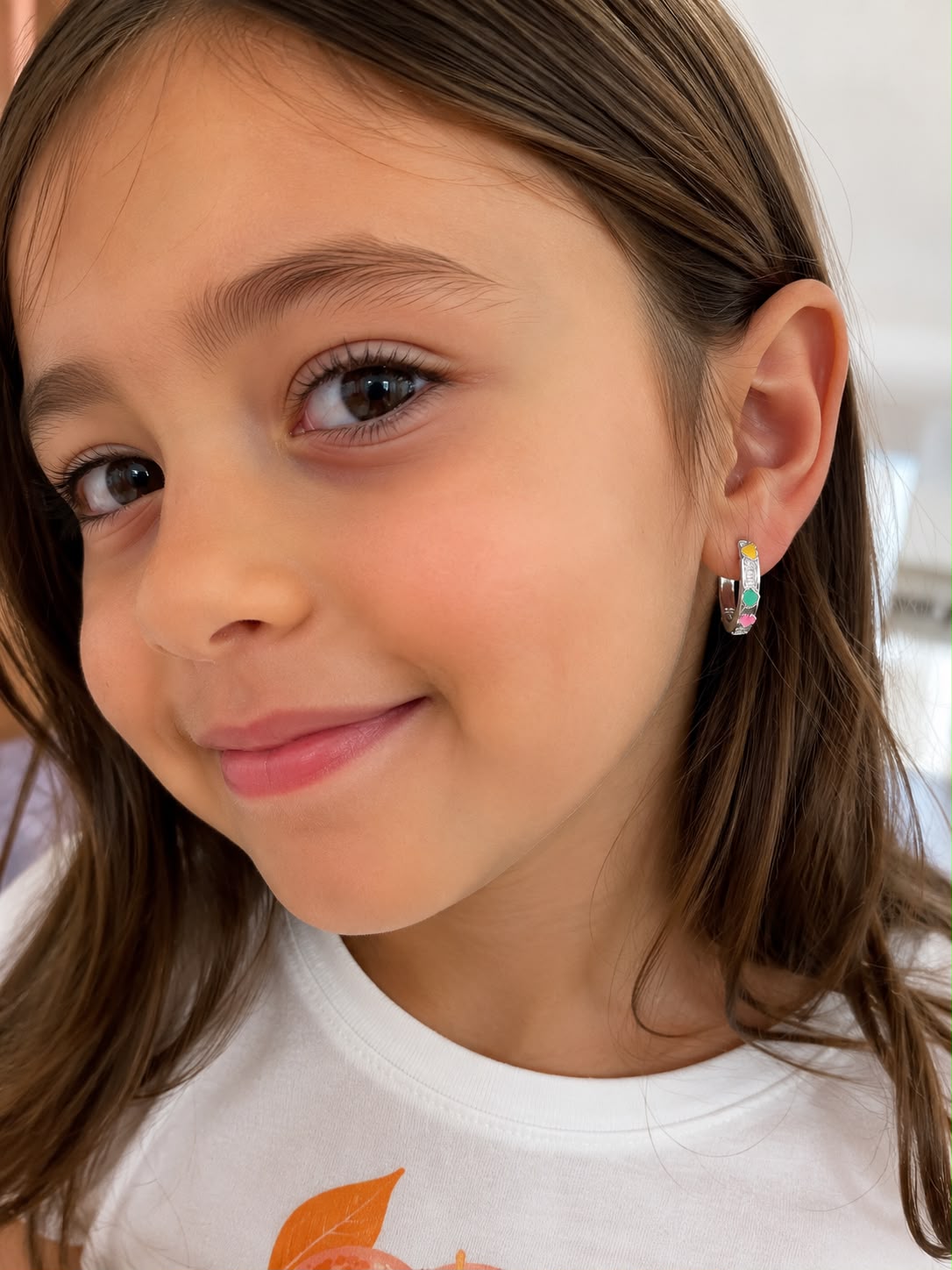 AROS DE PLATA DISEÑO HUGGUIES MODELO CON CORAZONES ESMALTADOS EN COLORES