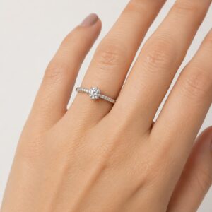 ANILLO DE PLATA RODINADA MODELO TIPO CINTILLO AJUSTABLE