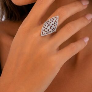 ANILLO DE PLATA RODINADA MODELO CALADO CON MICROPAVE