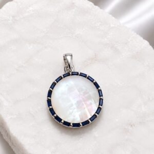 DIJE DE PLATA RODINADA MODELO CIRCULO CON NACAR Y PIEDRAS