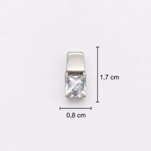 DIJE DE PLATA MODELO PASANTE CON PIEDRA ENGARZADA