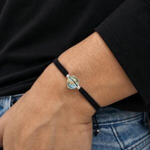 PULSERA ajustable de hilo NEGRO con CORAZON de cristal europeo