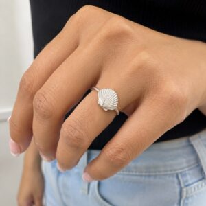 ANILLO DE PLATA MODELO OSTRA